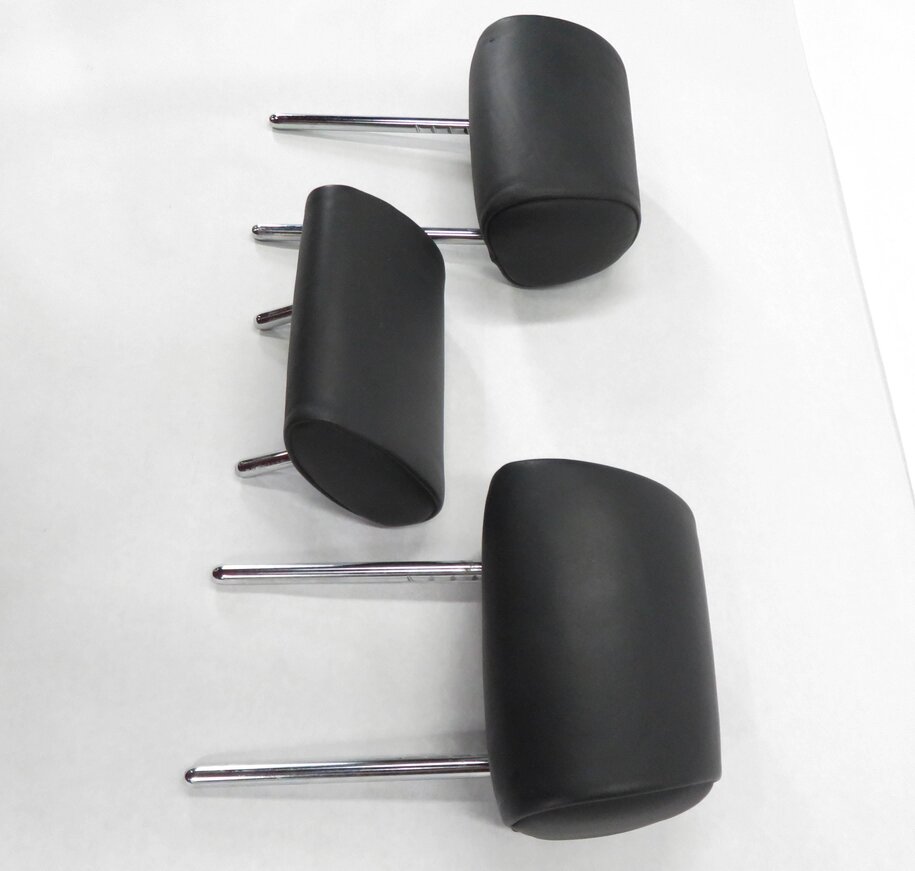 Thumbnail 3: 2011 BMW 550i (F10) REAR - LEFT / CENTER / RIGHT - BLACK LEATHER HEADREST SET-3