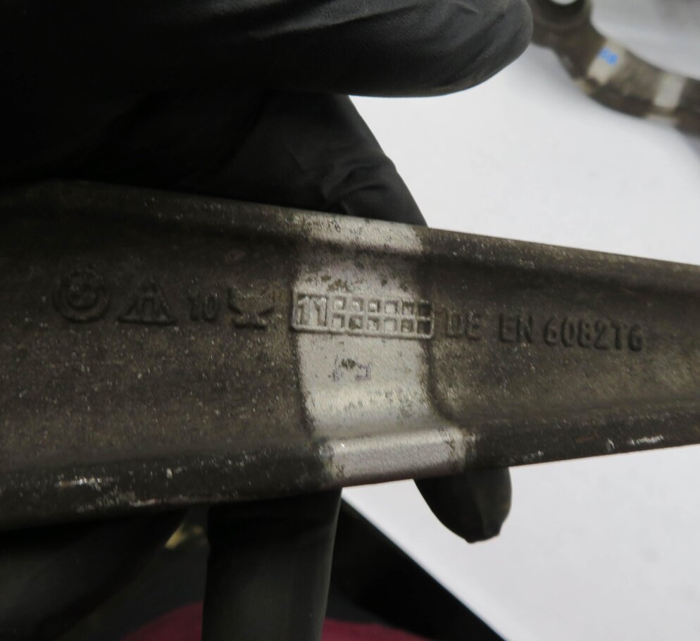Thumbnail 6: 11-19 BMW 535i 550i 640i 650i 740i 750i (F01 F10) RIGHT REAR CONTROL ARM SET-3