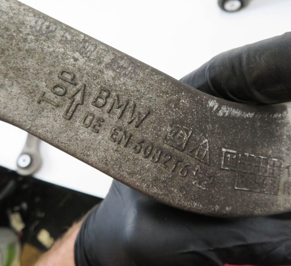 Thumbnail 8: 11-19 BMW 535i 550i 640i 650i 740i 750i (F01 F10) RIGHT REAR CONTROL ARM SET-3