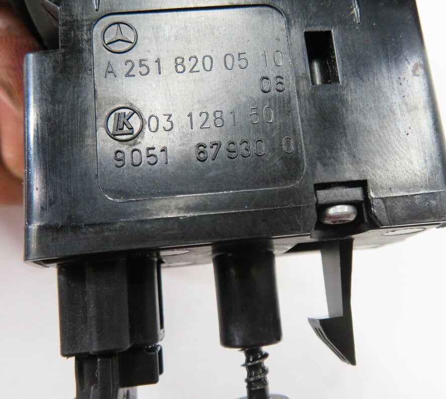 Thumbnail 6: 2008 MERCEDES BENZ GL550 (X164) LEFT SIDE REAR DOOR POWER WINDOW SWITCH BUTTON