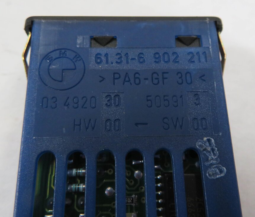 Thumbnail 5: 2003 RANGE ROVER (L322) FRONT LEFT & RIGHT HEATED SEAT SWITCH BUTTON SET-2