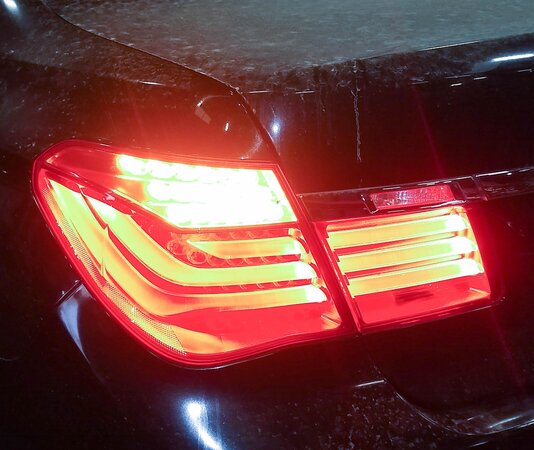 Thumbnail 2: 09-12 BMW 740i 750i 760i B7 (F01) LEFT SIDE REAR TRUNK LID TAILLIGHT LIGHT LAMP