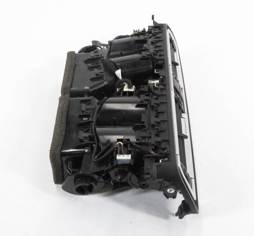 Thumbnail 3: 2011 BMW ACTIVE HYBRID 7 (F04) CENTER DASH HEATER A/C AIR VENT w/ HAZARD & LOCK