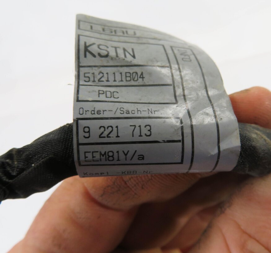 Thumbnail 5: 2011 BMW ACTIVE HYBRID 7 (F04) FRONT PDC PARK SENSOR SET-5 w/ HARNESS (BLACK)