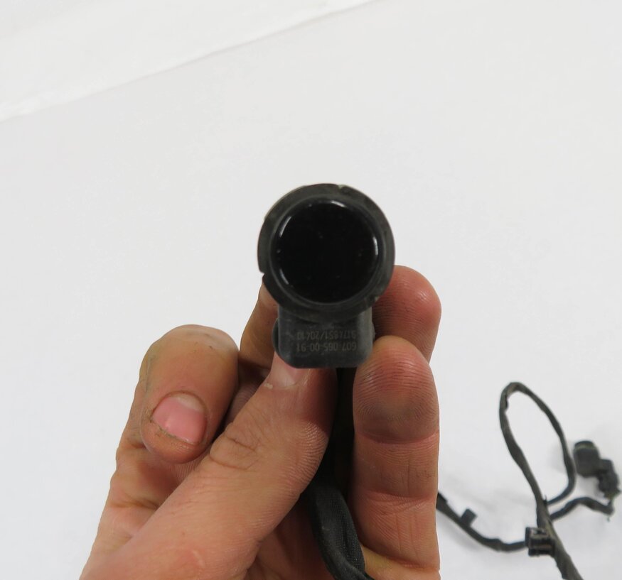 Thumbnail 7: 2011 BMW ACTIVE HYBRID 7 (F04) FRONT PDC PARK SENSOR SET-5 w/ HARNESS (BLACK)