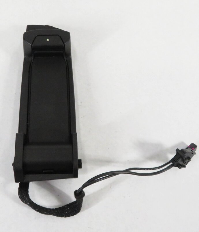 Thumbnail 4: 2011 BMW ACTIVE HYBRID 7 (F04) FRONT CONSOLE SNAP IN PHONE CHARGING CRADLE