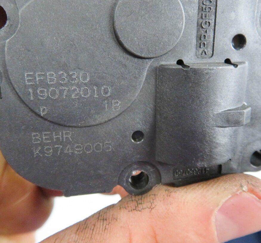 Thumbnail 7: 2011 BMW ACTIVE HYBRID 7 (F04) HEATER A/C BLEND DOOR SERVO ACTUATOR MOTOR SET-15