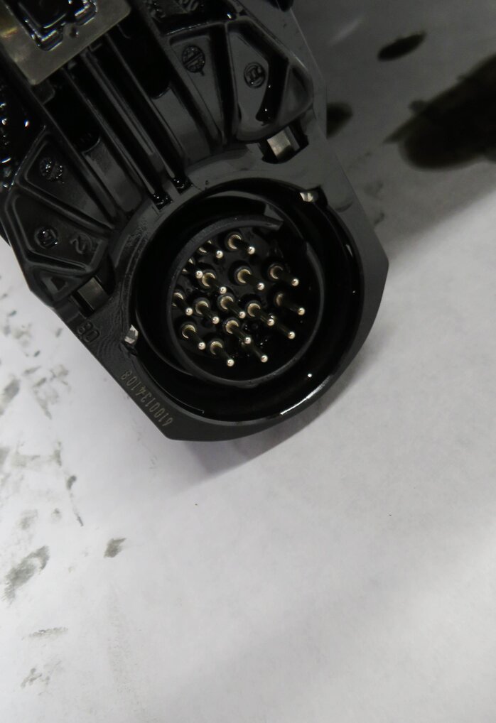 Thumbnail 10: 2011 BMW ACTIVE HYBRID 7 (F04) 4.4L N63 - 8HP70 A/T TRANSMISSION VALVE BODY