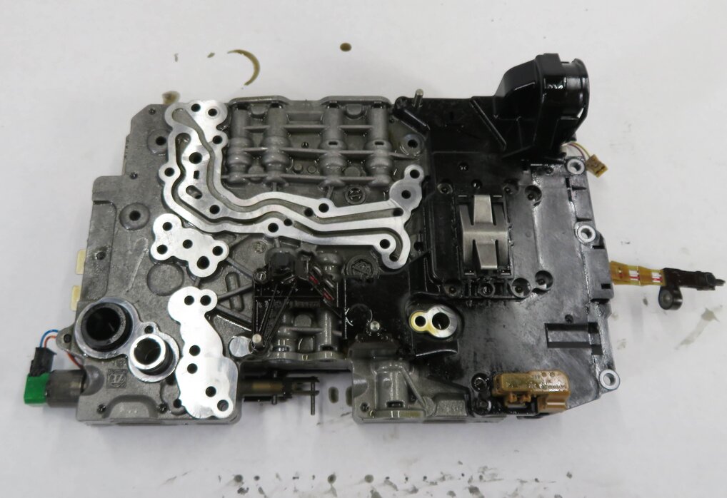 Thumbnail 6: 2011 BMW ACTIVE HYBRID 7 (F04) 4.4L N63 - 8HP70 A/T TRANSMISSION VALVE BODY