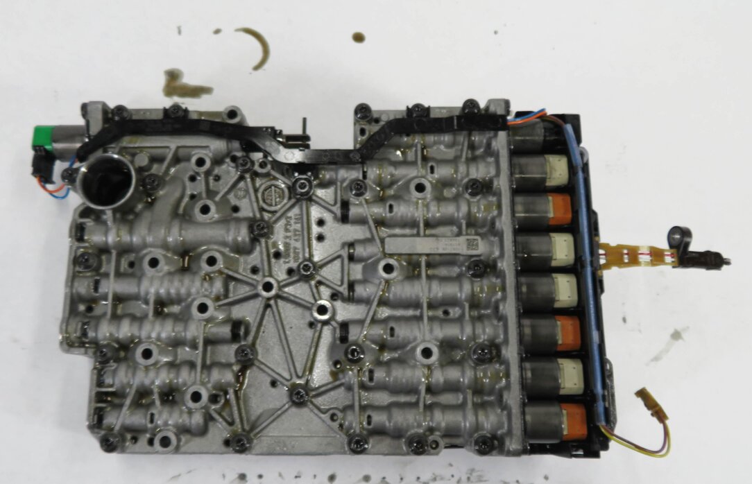 Thumbnail 7: 2011 BMW ACTIVE HYBRID 7 (F04) 4.4L N63 - 8HP70 A/T TRANSMISSION VALVE BODY
