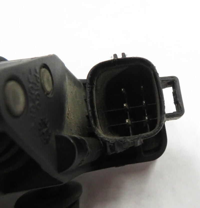 Thumbnail 5: 2013 LAND ROVER LR4 - LEFT REAR AIR SUSPENSION PRESSURE RELIEF VALVE BLOCK