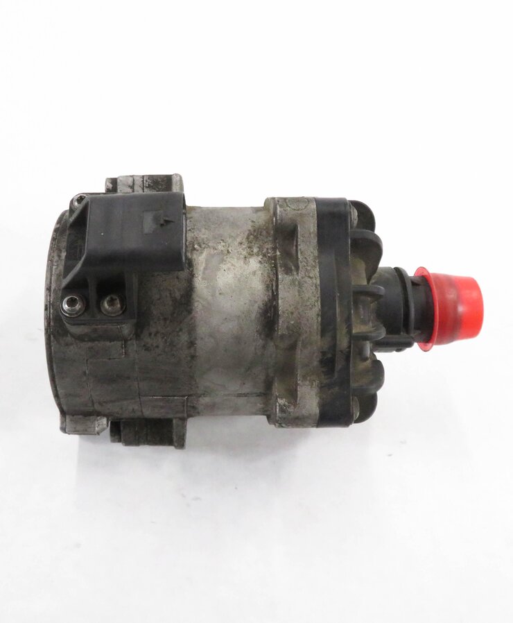 Thumbnail 4: 2009 BMW 750i (F01) 4.4L N63 TWIN TURBO - SECONDARY AUX AUXILIARY WATER PUMP