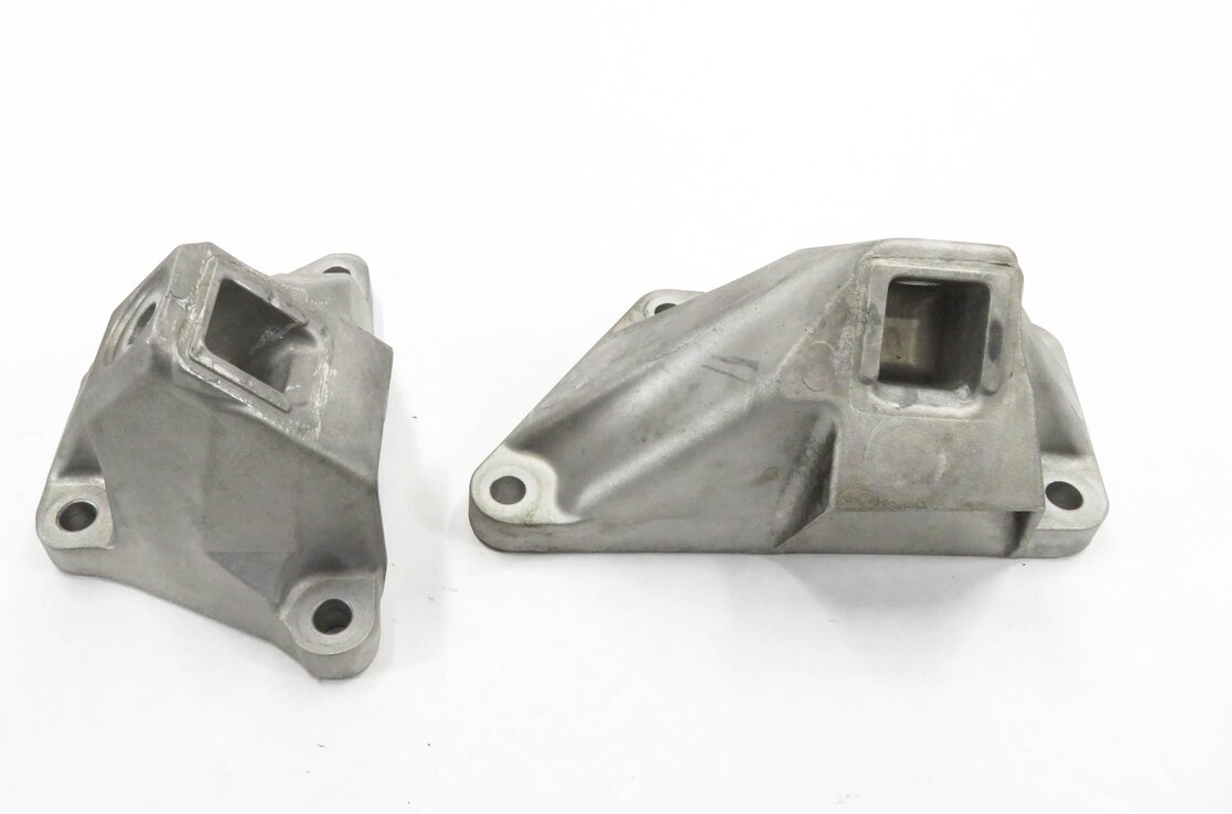 Thumbnail 4: 2009 BMW 750i (F01) 4.4L N63 TWIN TURBO - LEFT & RIGHT ENGINE BRACKET SET-2