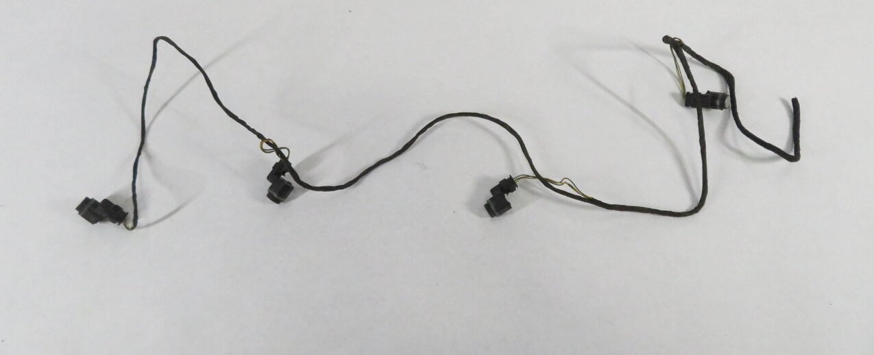 Thumbnail 2: 2009 BMW 750i (F01) REAR PDC PARK DISTANCE SENSOR SET-4 w/ HARNESS (SILVER A72)