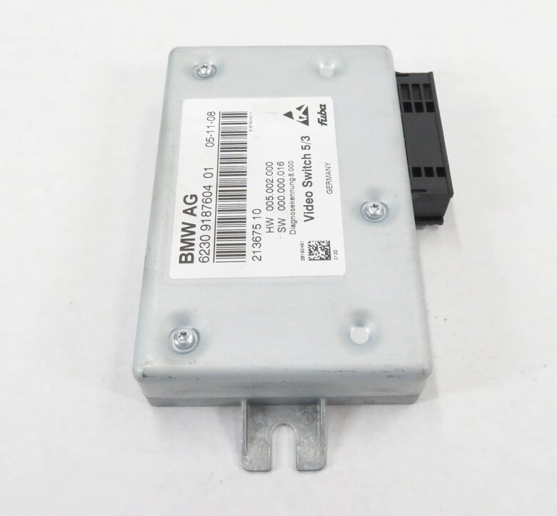 Thumbnail 3: 2009 BMW 750i (F01) REAR VIDEO ENTERTAINMENT SYSTEM CONTROL MODULE