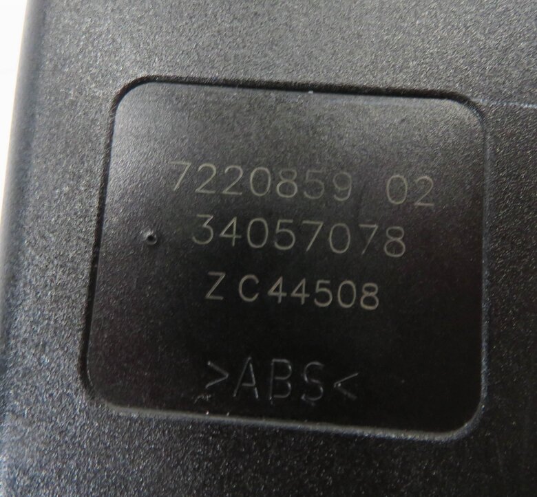 Thumbnail 6: 2009 BMW 750i (F01) LEFT REAR SEATBELT BUCKLE RECEIVER (BLACK)