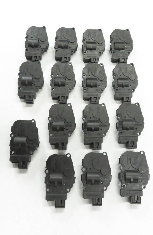Thumbnail 3: 2009 BMW 750i (F01) FRONT HVAC HEATER A/C AIR BOX BLEND DOOR ACTUATOR MOTOR SET