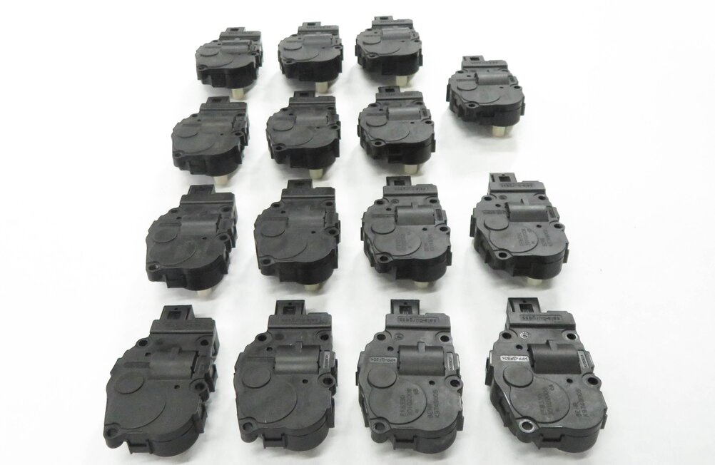 Thumbnail 4: 2009 BMW 750i (F01) FRONT HVAC HEATER A/C AIR BOX BLEND DOOR ACTUATOR MOTOR SET