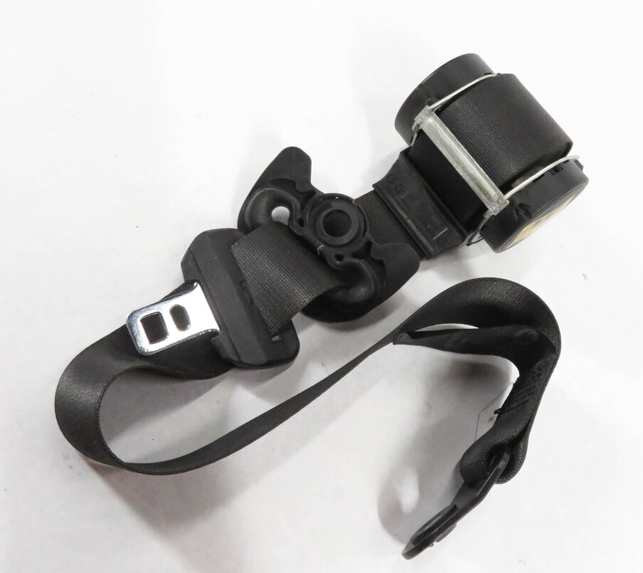 2006 LAND ROVER LR3 RIGHT REAR 2nd SECOND ROW SEATBELT BUCKLE RETRACTOR (BLACK)