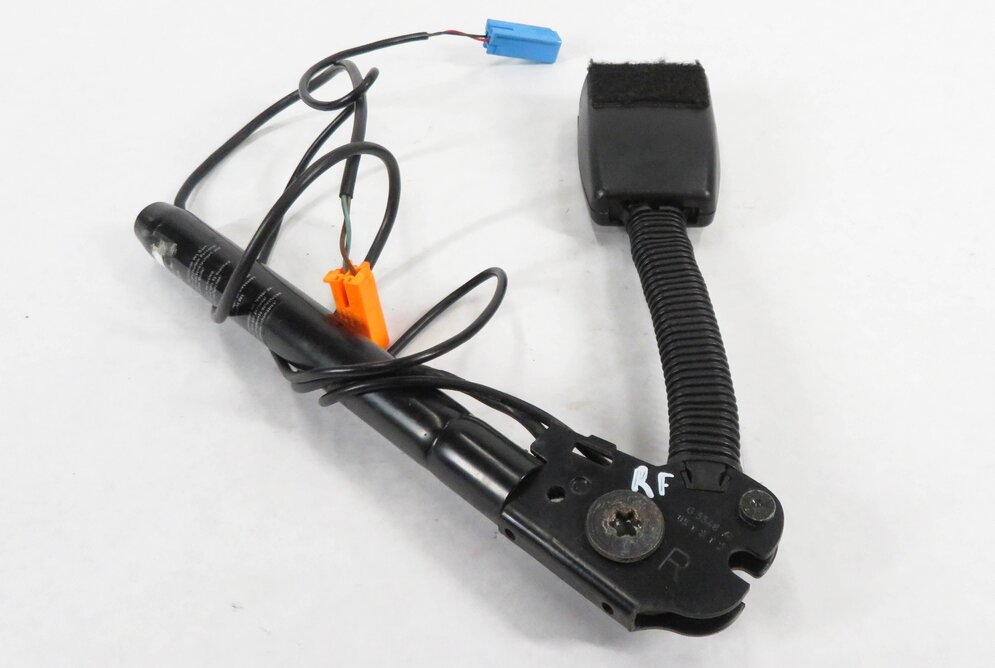Thumbnail 4: 2005-2006 RANGE ROVER SPORT (L320) / LR3 - RIGHT FRONT SEATBELT BUCKLE RECEIVER