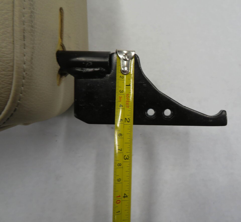 Thumbnail 7: 2007 BMW 328i (E93) CONVERTIBLE - FRONT HEADREST SET-2 (BEIGE CREAM LEATHER)