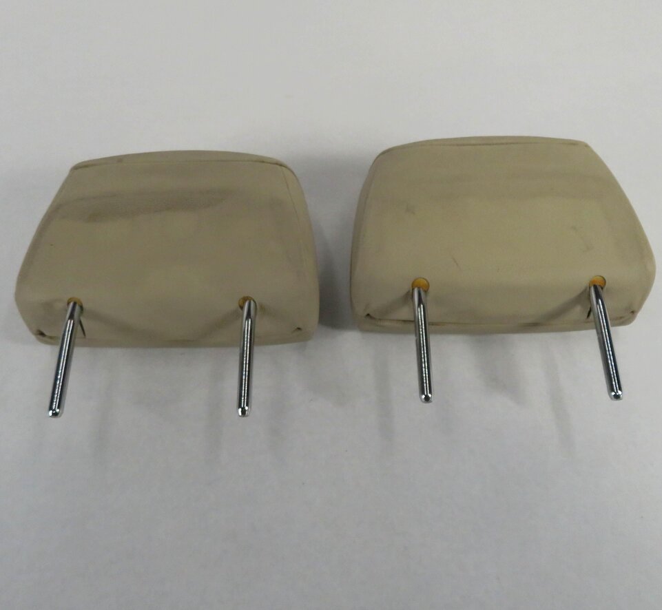 Thumbnail 5: 2007 BMW 328i (E93) CONVERTIBLE - REAR HEADREST SET-2 (BEIGE CREAM LEATHER)