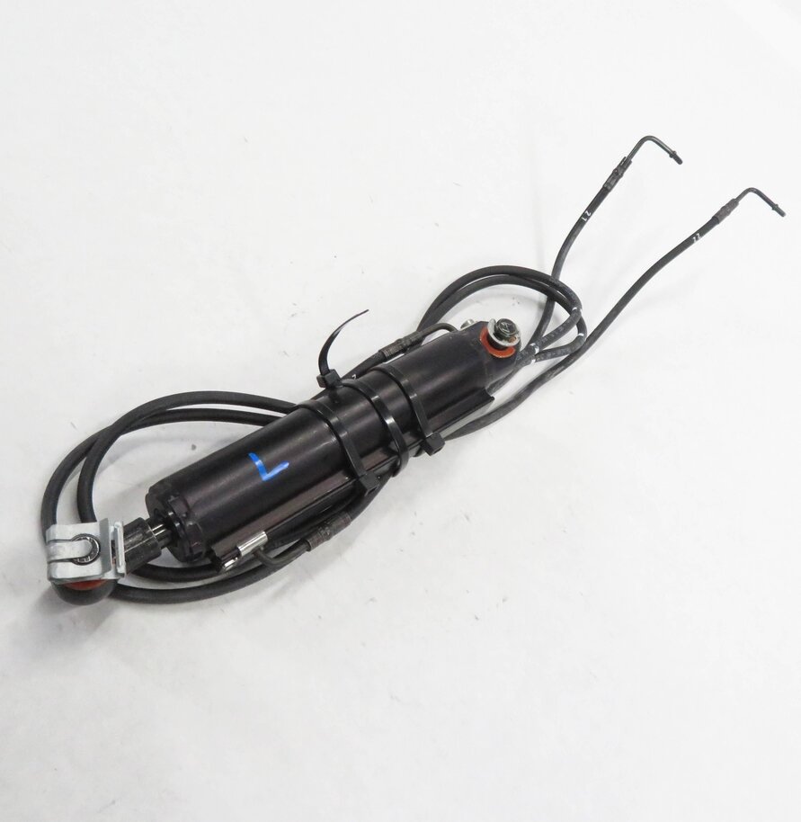 Thumbnail 1: 2007 BMW 328i (E93) CONVERTIBLE TOP LEFT HYDRAULIC RAM w/ LINES