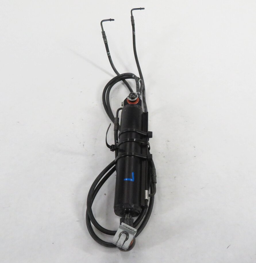Thumbnail 2: 2007 BMW 328i (E93) CONVERTIBLE TOP LEFT HYDRAULIC RAM w/ LINES