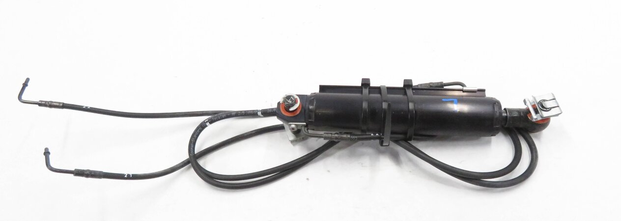 Thumbnail 3: 2007 BMW 328i (E93) CONVERTIBLE TOP LEFT HYDRAULIC RAM w/ LINES