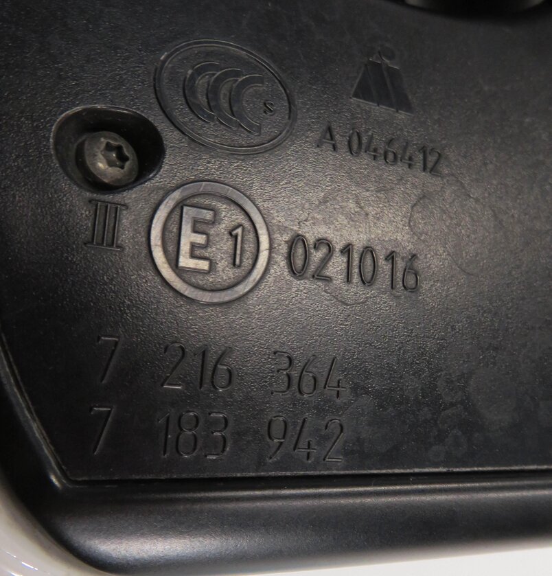 Thumbnail 9: 2011-2012 BMW 528i 535i 550i (F10) LEFT P-FOLD AUTODIM MEMORY MIRROR (WHITE 300)