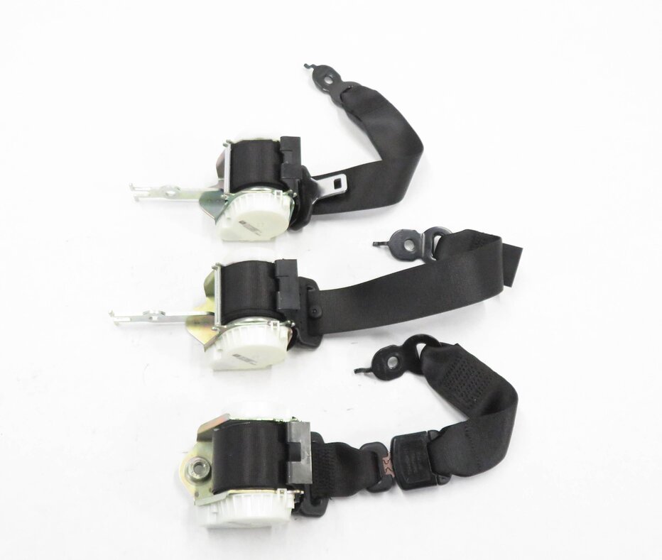 Thumbnail 4: 2012 BMW 528i (F10) REAR - SEATBELT BUCKLE RETRACTOR SET-3 (BLACK)