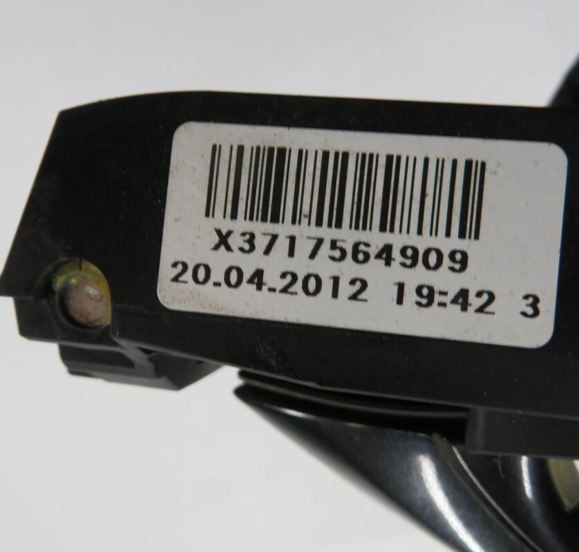 Thumbnail 6: 2011-2016 BMW 528i 535i 550i M5 (F10) LEFT REAR DOOR HANDLE w/ LIGHT (GRAY B90)