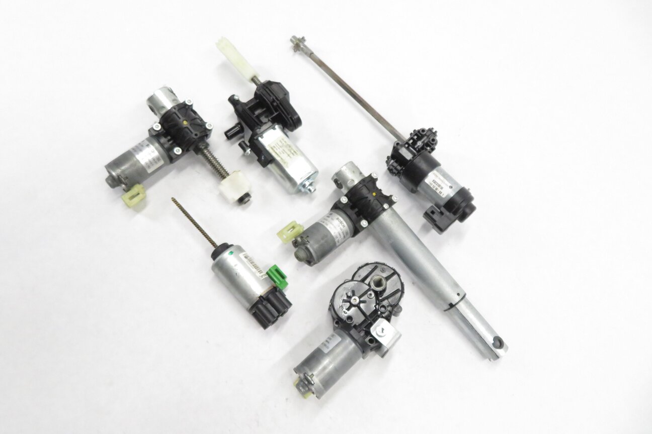 2012 BMW 528i (F10) RIGHT FRONT PASSENGER POWER SEAT TRACK MOTOR SET-6