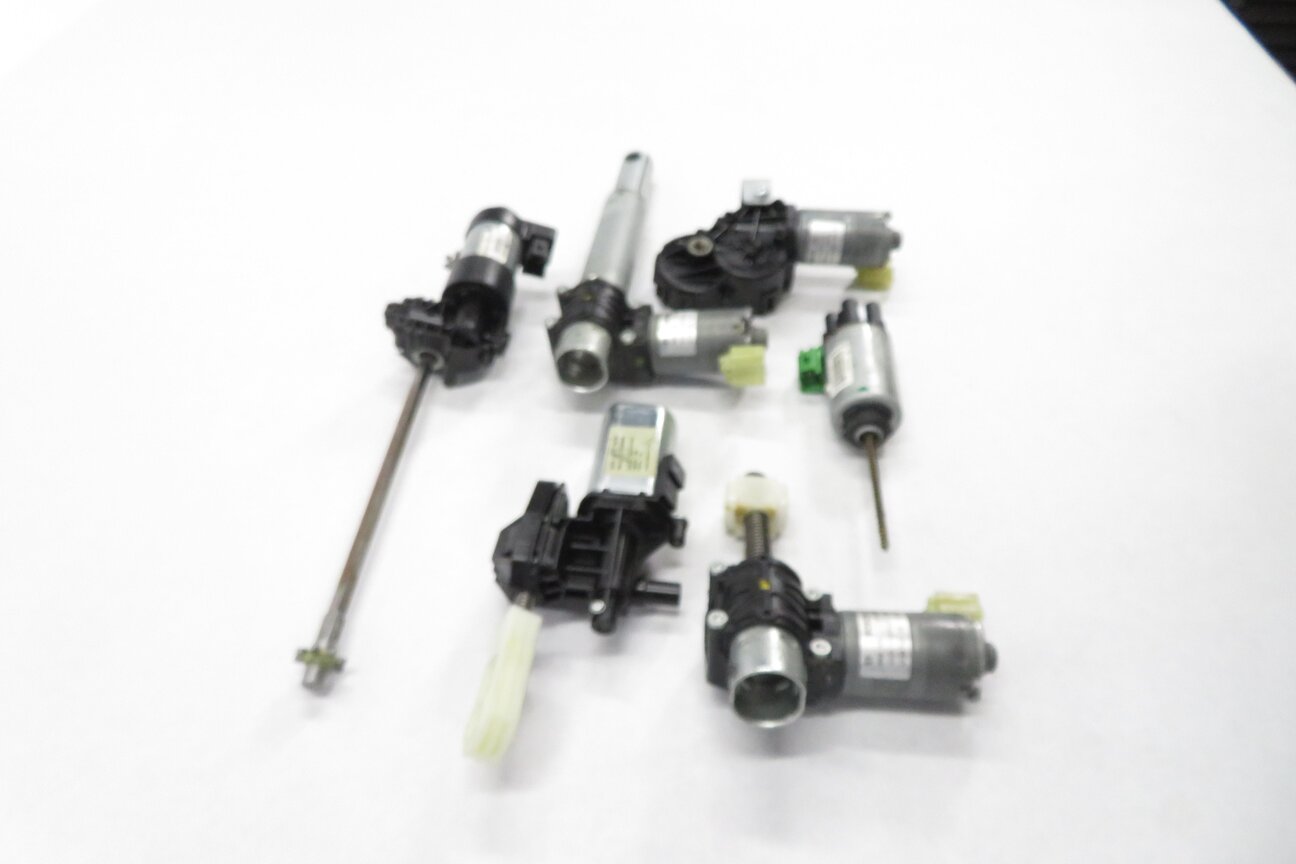 Thumbnail 4: 2012 BMW 528i (F10) RIGHT FRONT PASSENGER POWER SEAT TRACK MOTOR SET-6