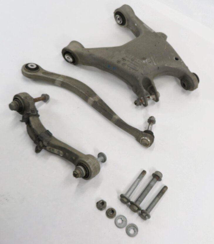 11-19 BMW 535i 550i 640i 650i 740i 750i (F01 F10) RIGHT REAR CONTROL ARM SET-3