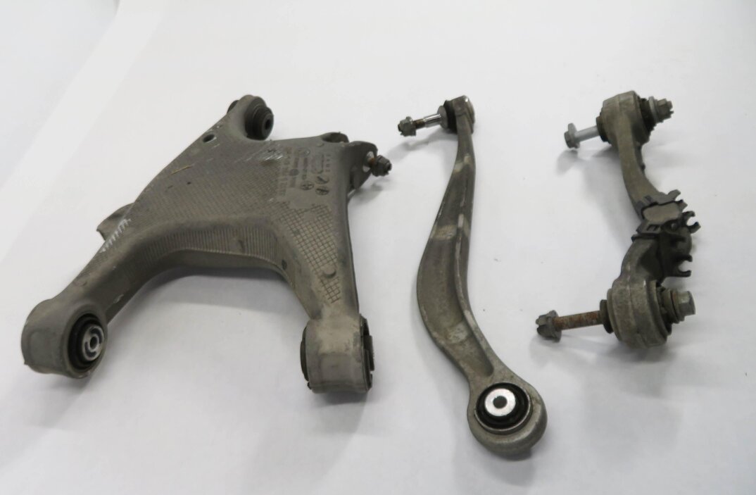 Thumbnail 5: 11-19 BMW 535i 550i 640i 650i 740i 750i (F01 F10) RIGHT REAR CONTROL ARM SET-3