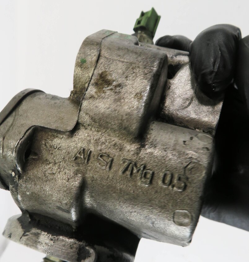 Thumbnail 6: 2006 RANGE ROVER SPORT (L320) 4.2L V8 SUPERCHARGED MOTOR OIL FILTER ADAPTER