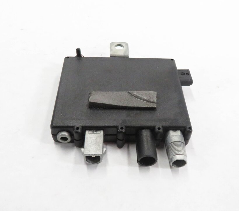 Thumbnail 5: 2011 RANGE ROVER (L322) ANTENNA AMPLIFIER MODULE