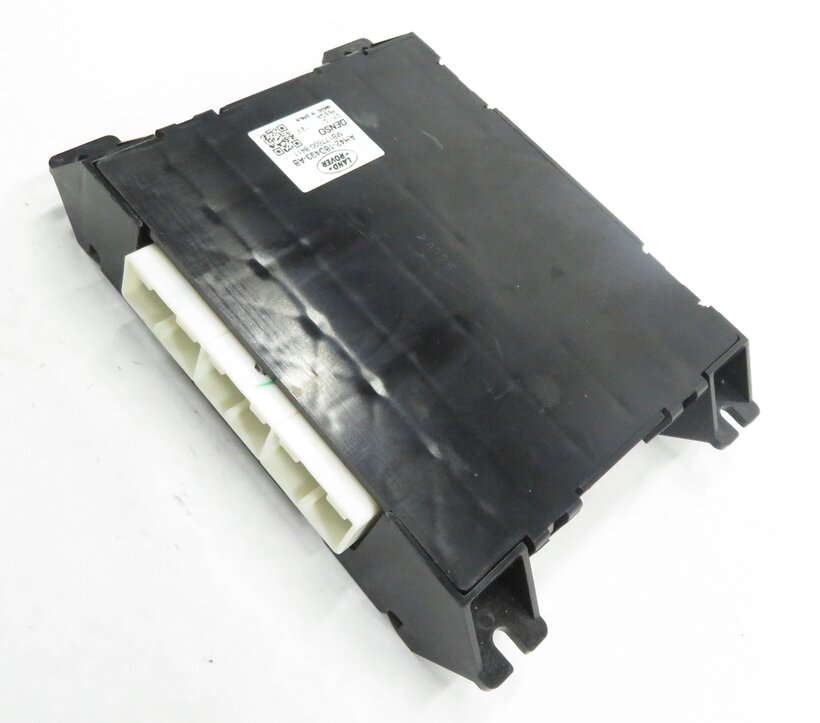 2011 RANGE ROVER (L322) AIR SUSPENSION COMPRESSOR CONTROL MODULE
