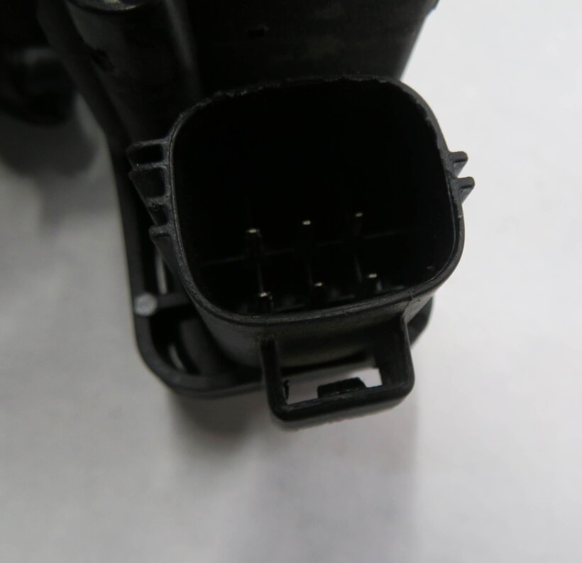 Thumbnail 5: 2011 RANGE ROVER (L322) AIR SUSPENSION PRESSURE RELIEF VALVE BLOCK
