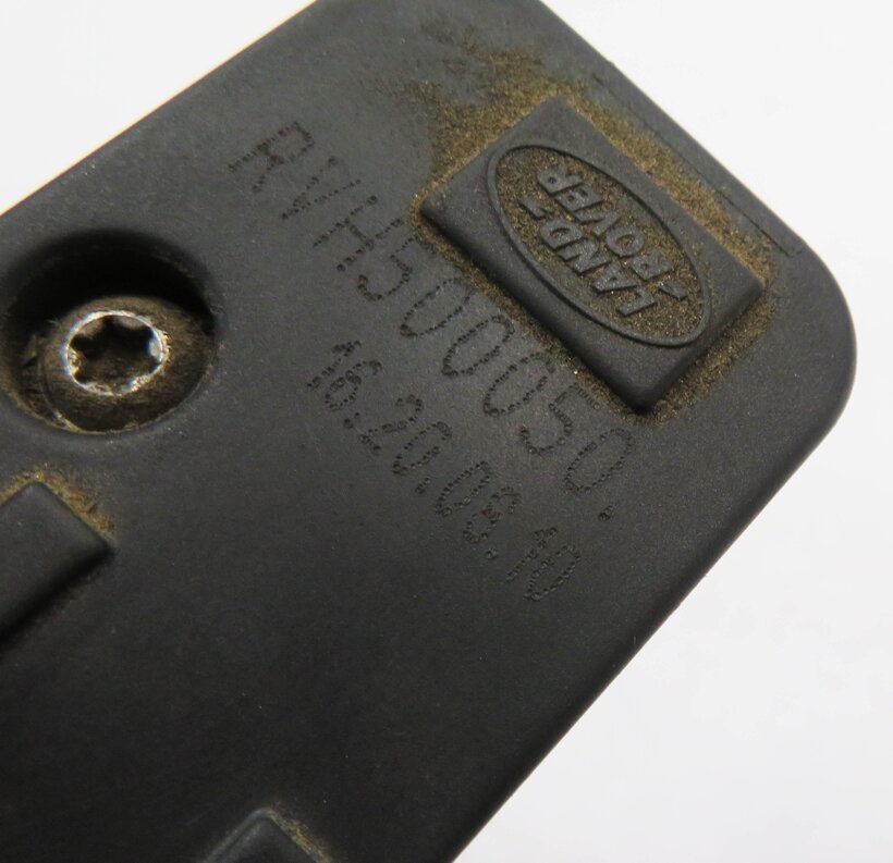 Thumbnail 6: 2011 RANGE ROVER (L322) AIR SUSPENSION PRESSURE RELIEF VALVE BLOCK