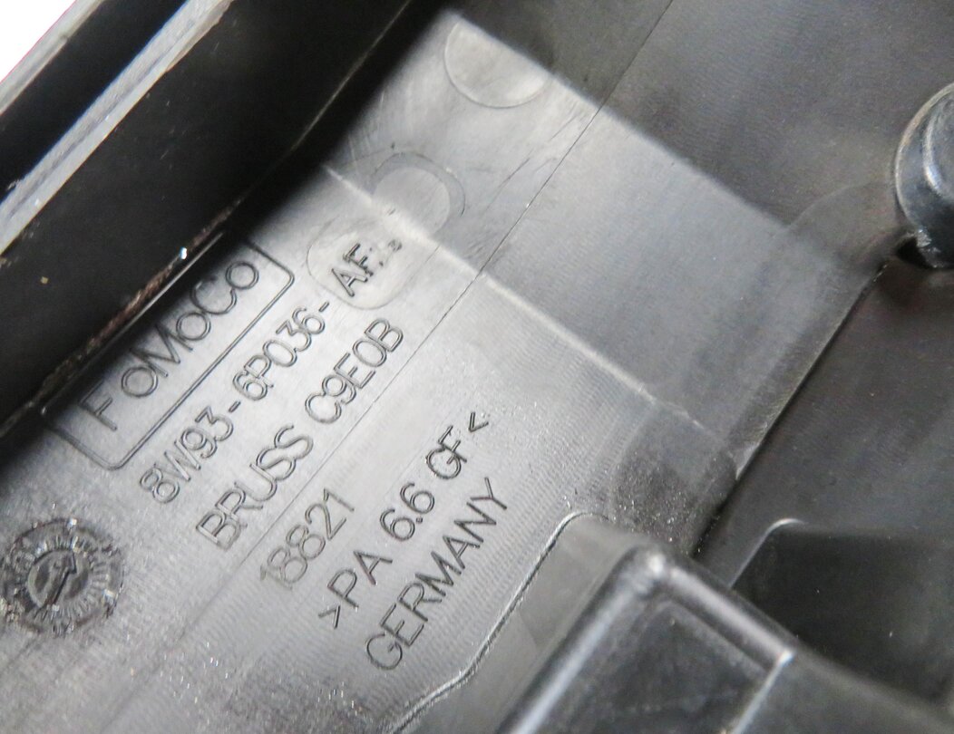 Thumbnail 6: 2010-2012 RANGE ROVER (L322) 5.0L V8 ENGINE RIGHT CYLINDER HEAD VALVE COVER