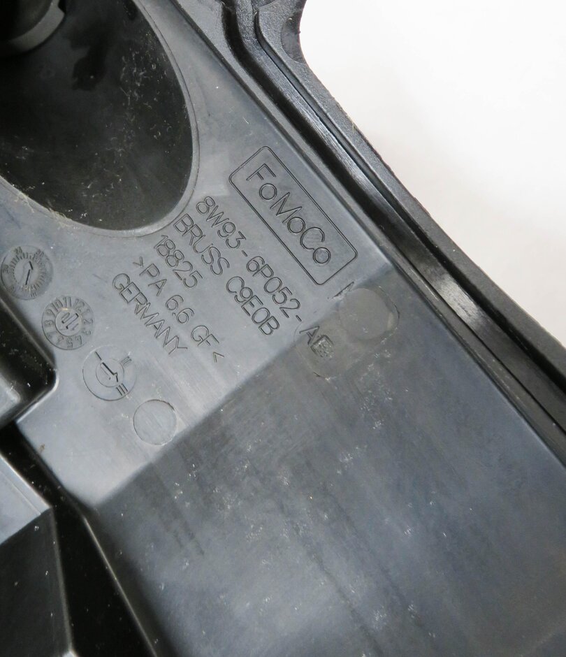 Thumbnail 8: 2010-2012 RANGE ROVER (L322) 5.0L V8 ENGINE LEFT CYLINDER HEAD VALVE COVER
