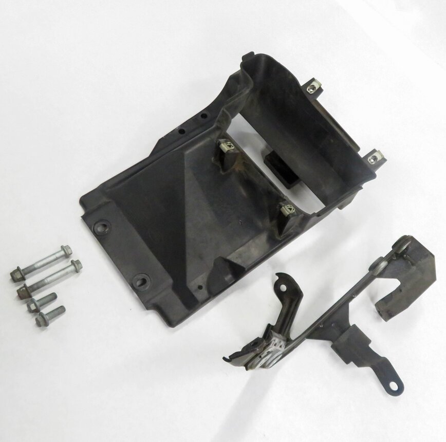 2011 RANGE ROVER (L322) 5.0L SUPERCHARGED - SECONDARY AUXILIARY RADIATOR SHROUD