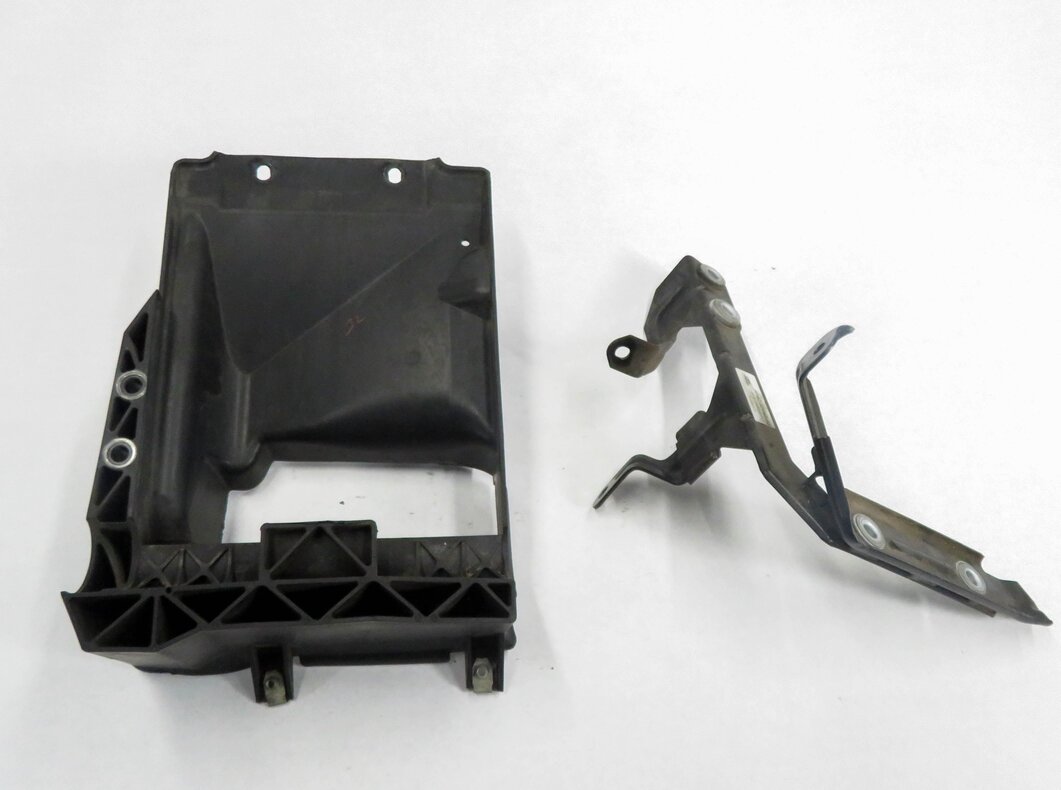Thumbnail 3: 2011 RANGE ROVER (L322) 5.0L SUPERCHARGED - SECONDARY AUXILIARY RADIATOR SHROUD