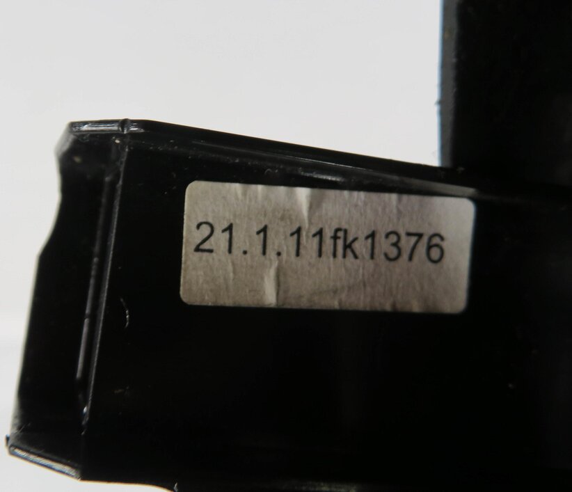 Thumbnail 5: 2011 BMW 535i (F10) FRONT CENTER CONSOLE EDGE TRIM (OYSTER LEATHER)