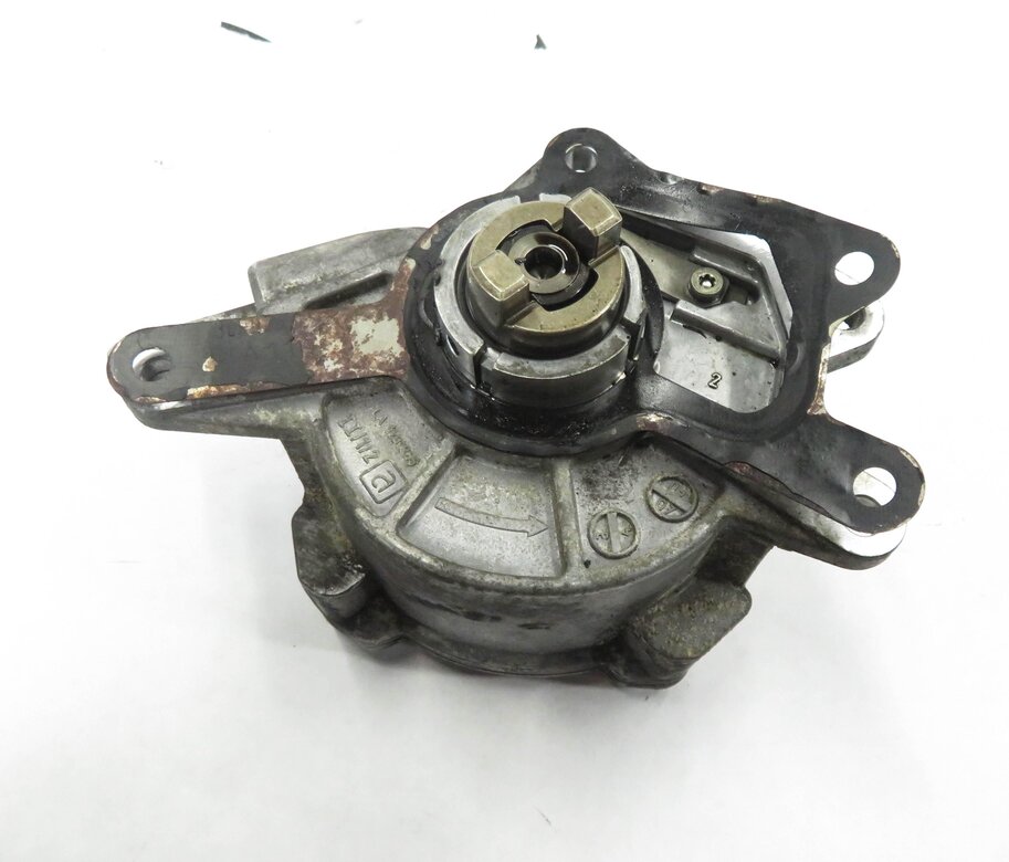 Thumbnail 5: 08-13 MB E320 E350 GL320 GL350 ML320 ML350 R350 3.0L OM642 DIESEL VACUUM PUMP