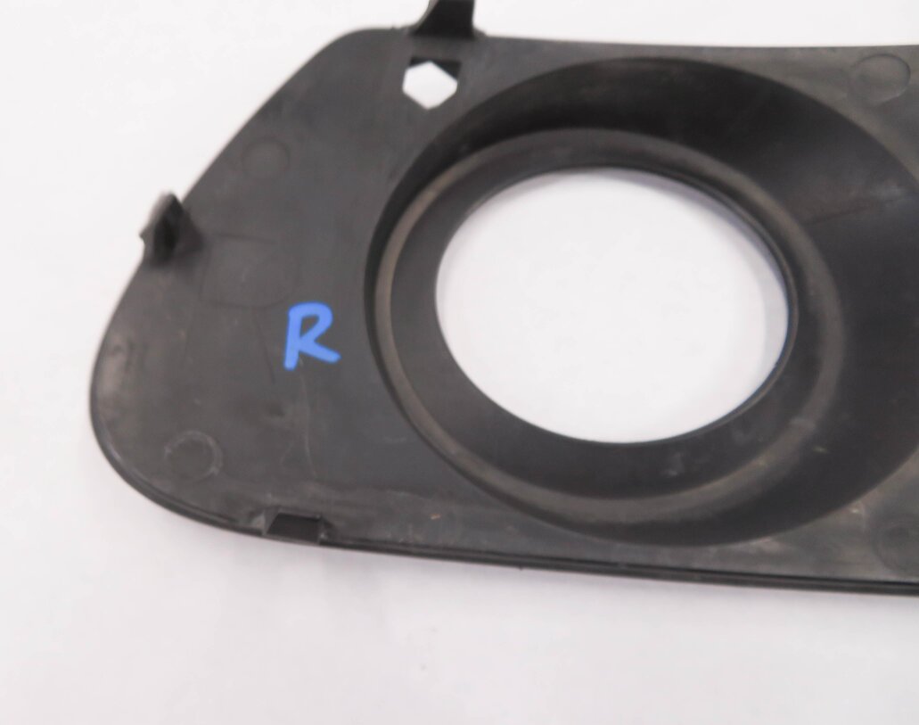 Thumbnail 7: 2008 MERCEDES ML320 (W164) RIGHT FRONT PASSENGER FOG LIGHT TRIM GRILLE (BLACK)