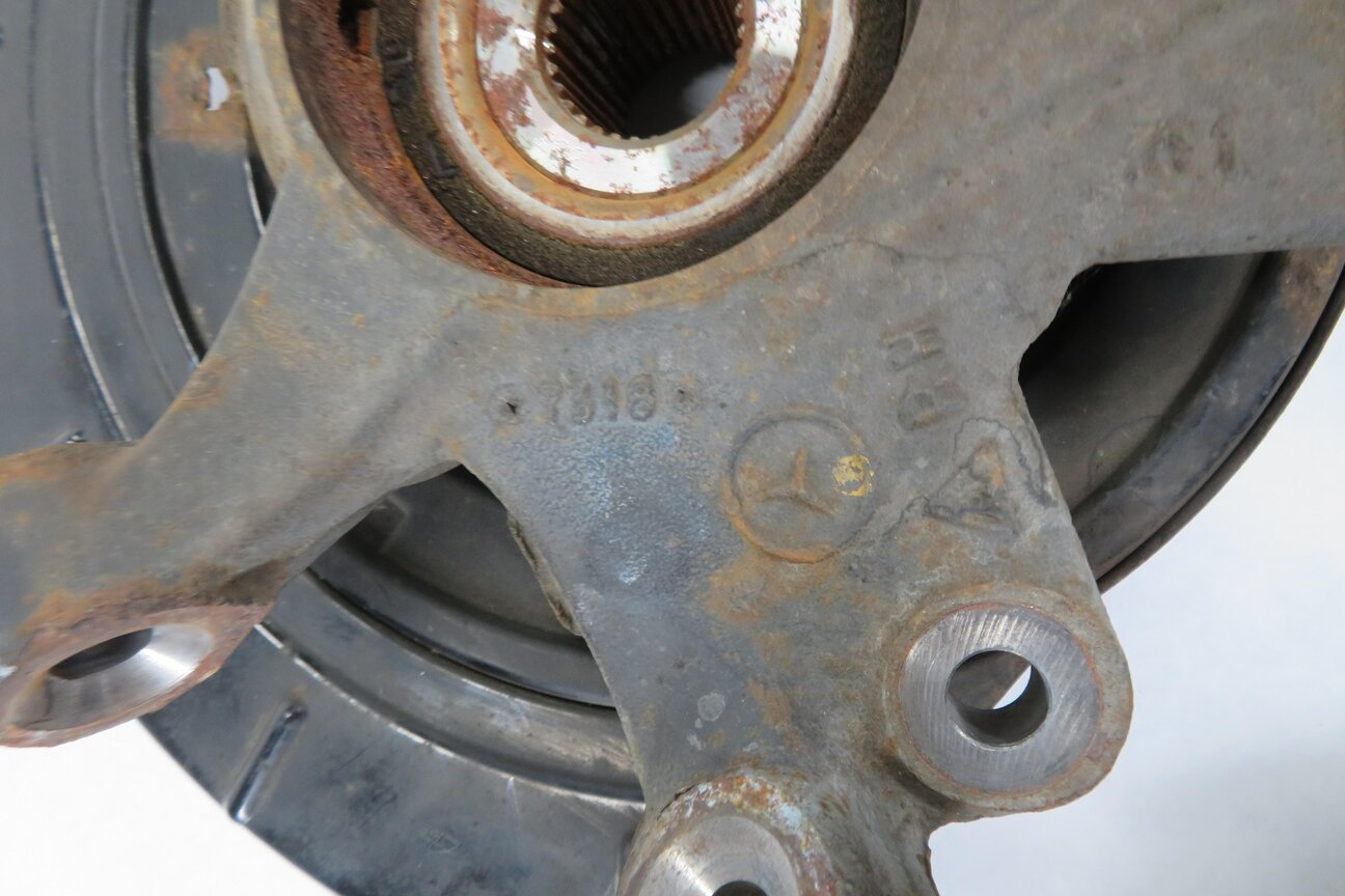 Thumbnail 6: 06-12 MB GL320 GL450 ML320 ML350 ML500 R320 R350 R500 - RIGHT REAR KNUCKLE HUB