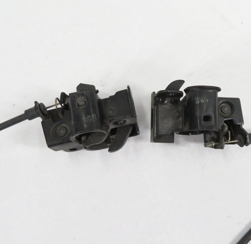 Thumbnail 5: 2009 MERCEDES BENZ GL550 (X164) FRONT LOWER HOOD LOCK LATCH SET-2 w/ CABLES